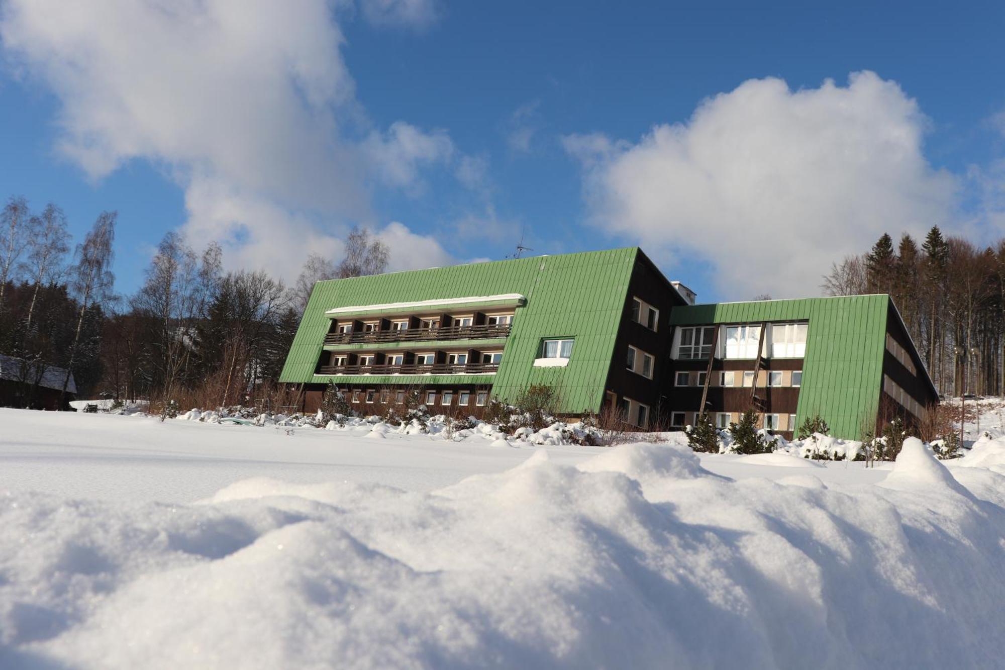 Hotel Albert - Retro Paseky nad Jizerou Buitenkant foto