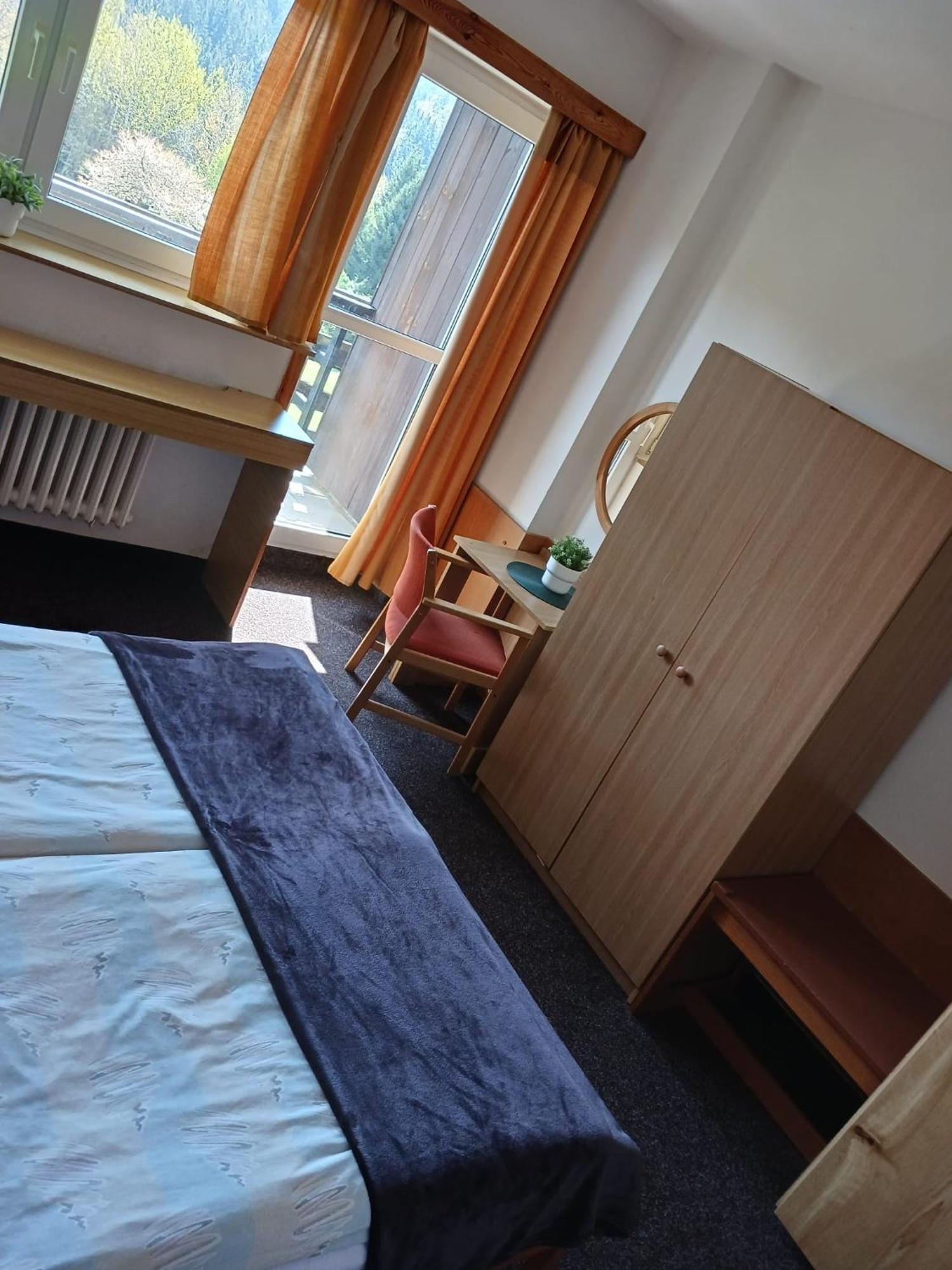 Hotel Albert - Retro Paseky nad Jizerou Buitenkant foto
