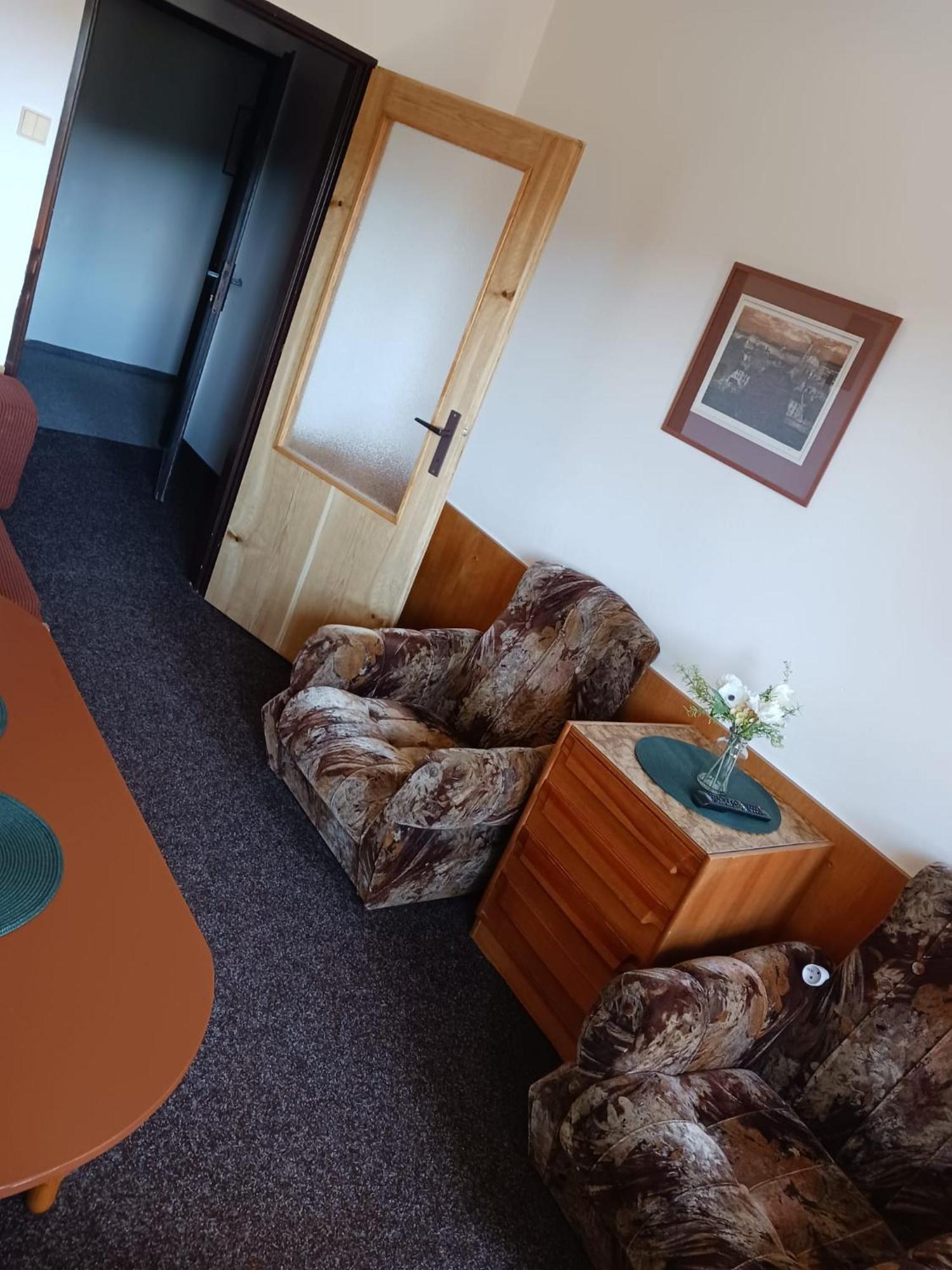 Hotel Albert - Retro Paseky nad Jizerou Buitenkant foto